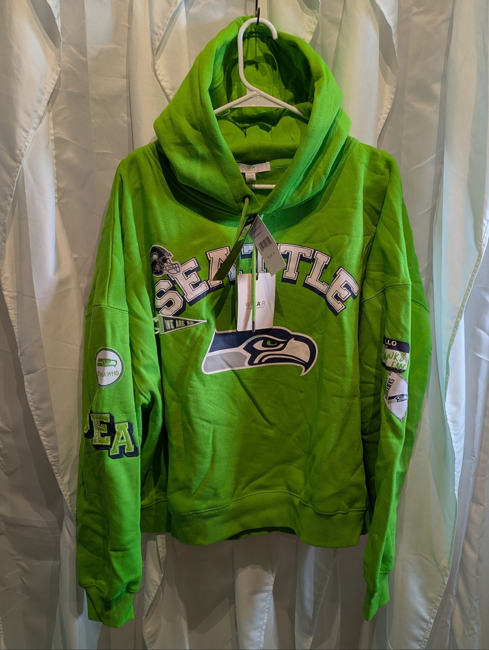 C11 WEAR by Erin Andrews Seattle Seahawks Neon Green Cropped Hoodie -  Size 3X